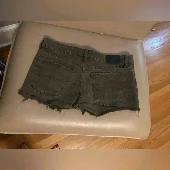 Lucky Brand cut offs - Picture 4 of 5